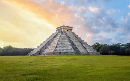 From Cancún: Chichén Itzá Early Access Guided Tour (Without Taxes)