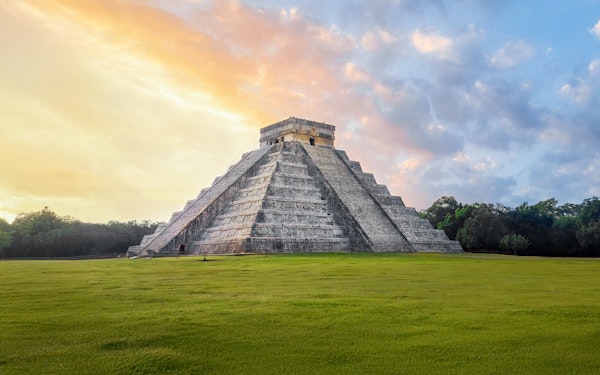From Cancún: Chichén Itzá Early Access Guided Tour (Without Taxes)