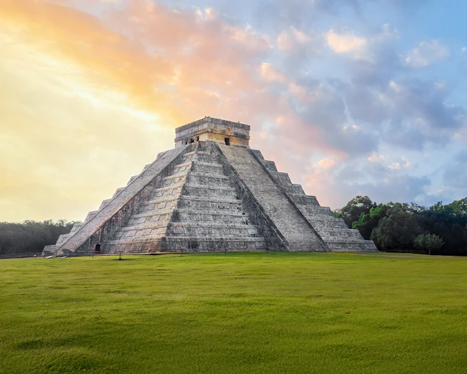 From Cancún: Chichén Itzá Early Access Guided Tour (Without Taxes)