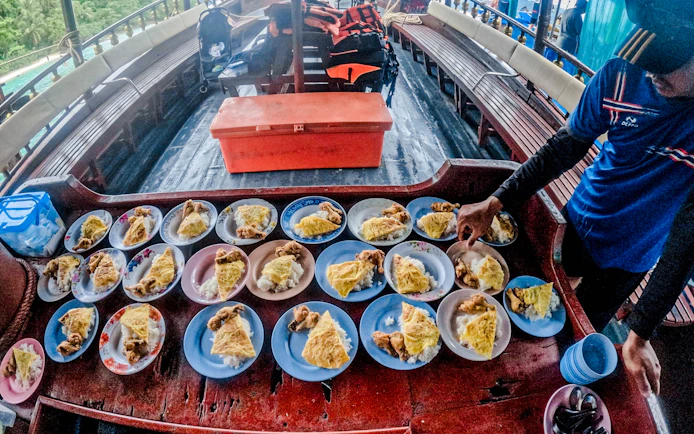 Koh Chang 3 or 4-Island Big Boat Snorkeling Tour with Lunch