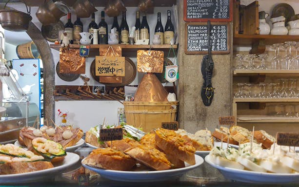 Venetian cicchetti displayed in a traditional bar during a Gourmet Venice Street Food & Sightseeing Tour.
