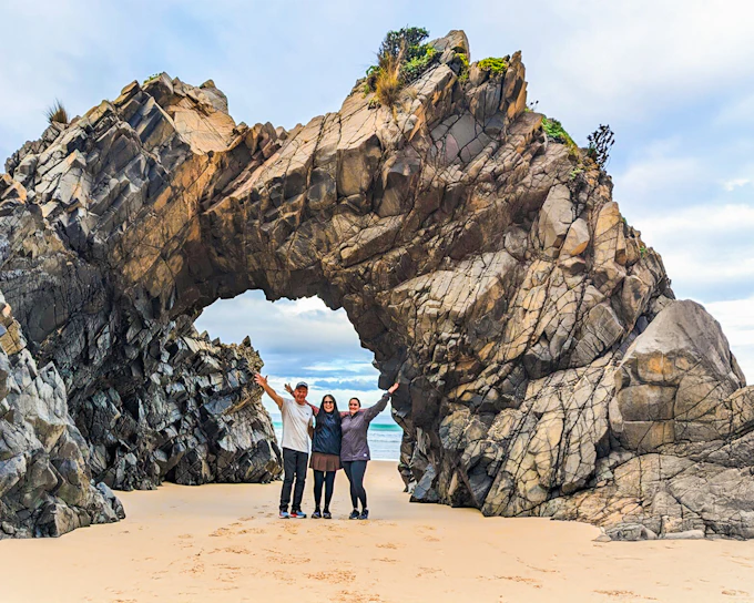 From Hobart: Bruny Island Full-Day Guided Tour + Nature Walk & Gourmet Tastings