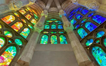 sagrada familia skip-the-line private guided tour-7