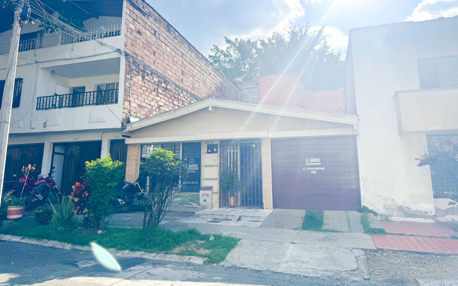 Medellín Private Pablo Escobar History Tour with Hotel Pickup and Drop-Off