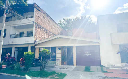 medellín private pablo escobar history tour with hotel pickup and drop-off-1
