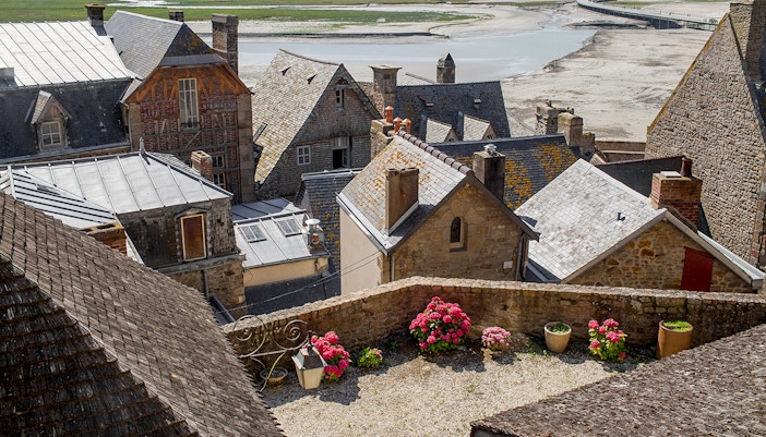 mont saint michel village