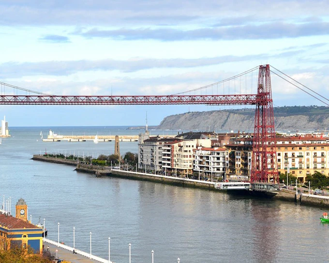 From Bilbao: Gaztelugatxe, Biscay Bridge & Txakoli Tasting Tour