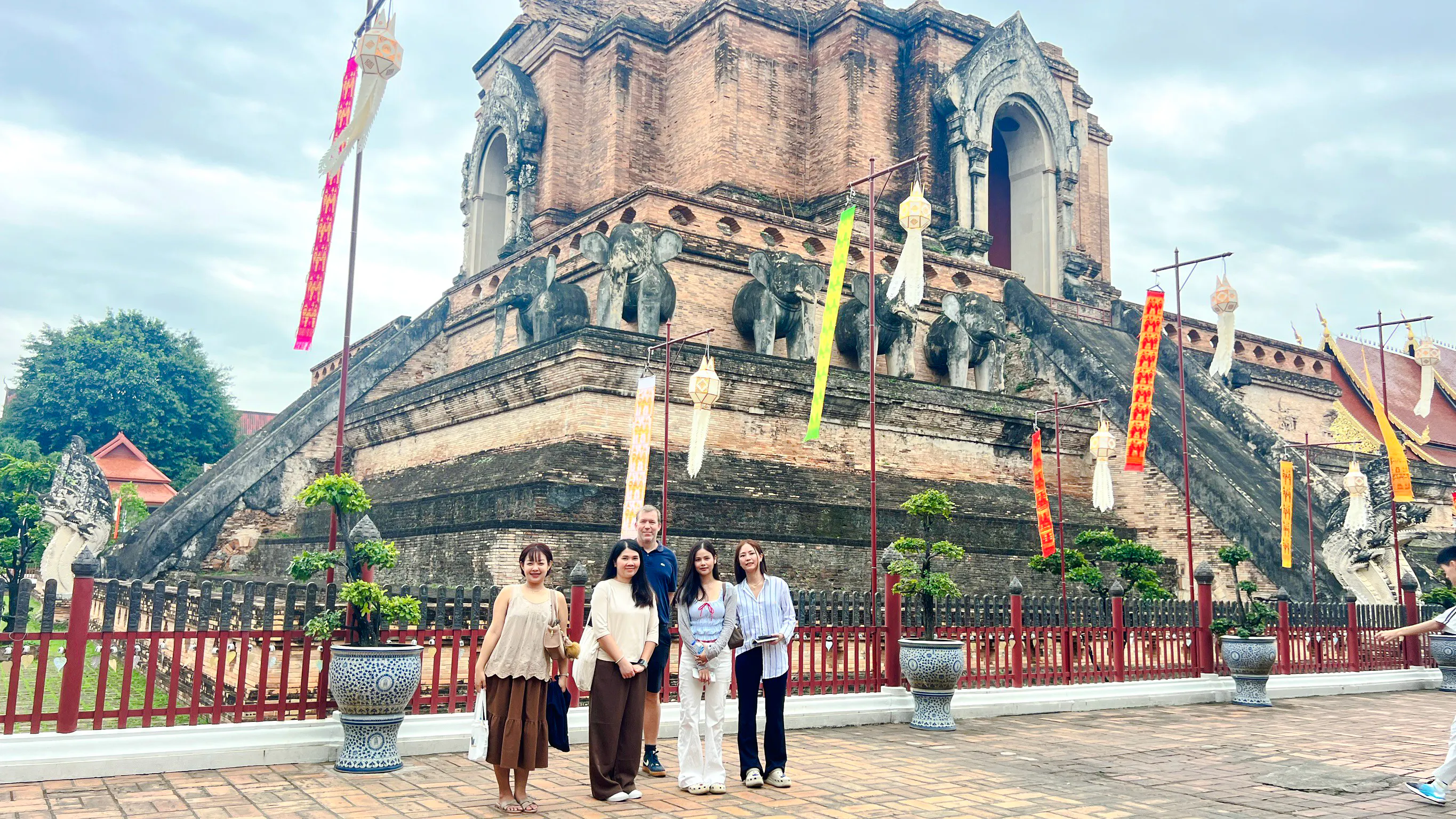 wat chedi luang küçük grup turu ve budist keşişle sohbet-6