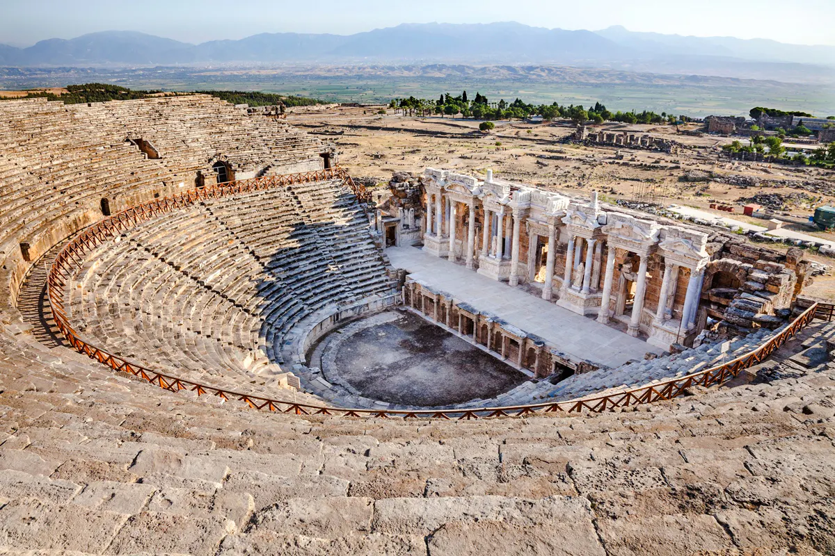 From Antalya or Kemer: Pamukkale and Hierapolis Guided Day Trip with Lunch