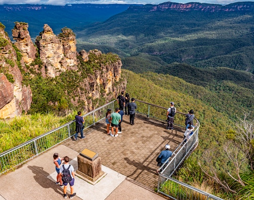 Visit the Three Sisters