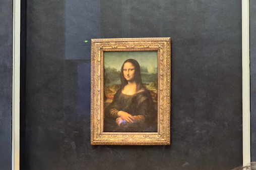Louvre Museum Hosted Entry with Mona Lisa Tour