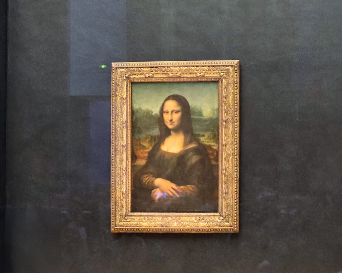 Louvre Museum Hosted Entry with Mona Lisa Tour