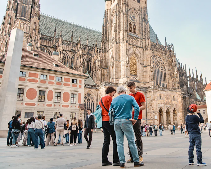 6-Hr Guided Tour of Prague Old Town, Vltava River Cruise & Prague Castle Sightseeing with Lunch