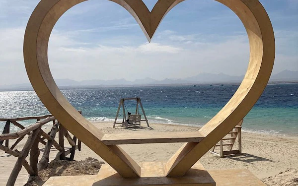 Premium Magawish Island Sea Trip & Coral Reef Stops - Hurghada