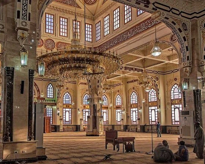 Premium City Tour: Mosque, Marina, Papyrus & Handicraft - Hurghada