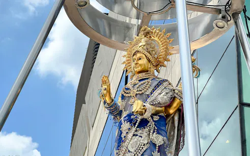 rundgang in kleingruppe zu den hinduistischen schreinen in bangkok-1