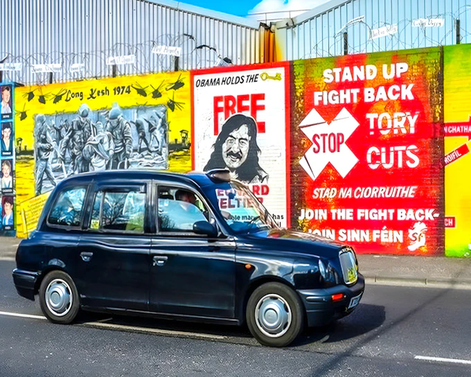 Guided Political Taxi Tour of Belfast