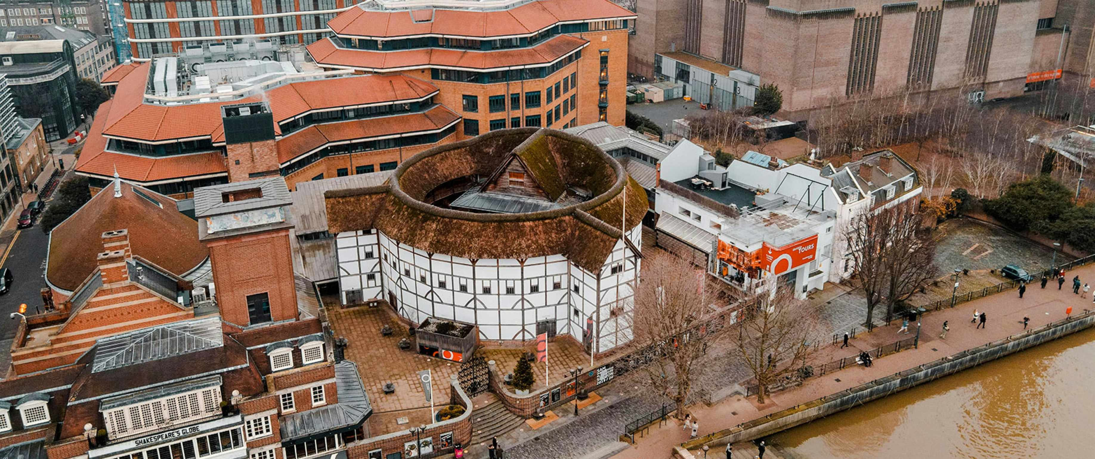 image of open-air amphitheatre in globe theatre
