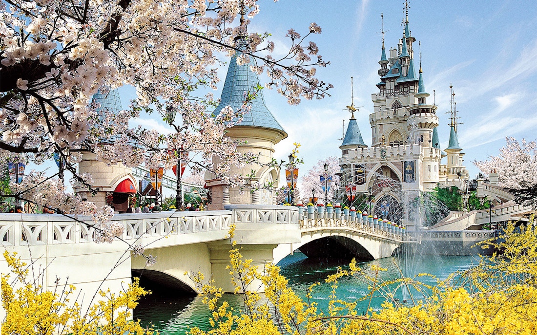 Lotte World Theme Park facilities
