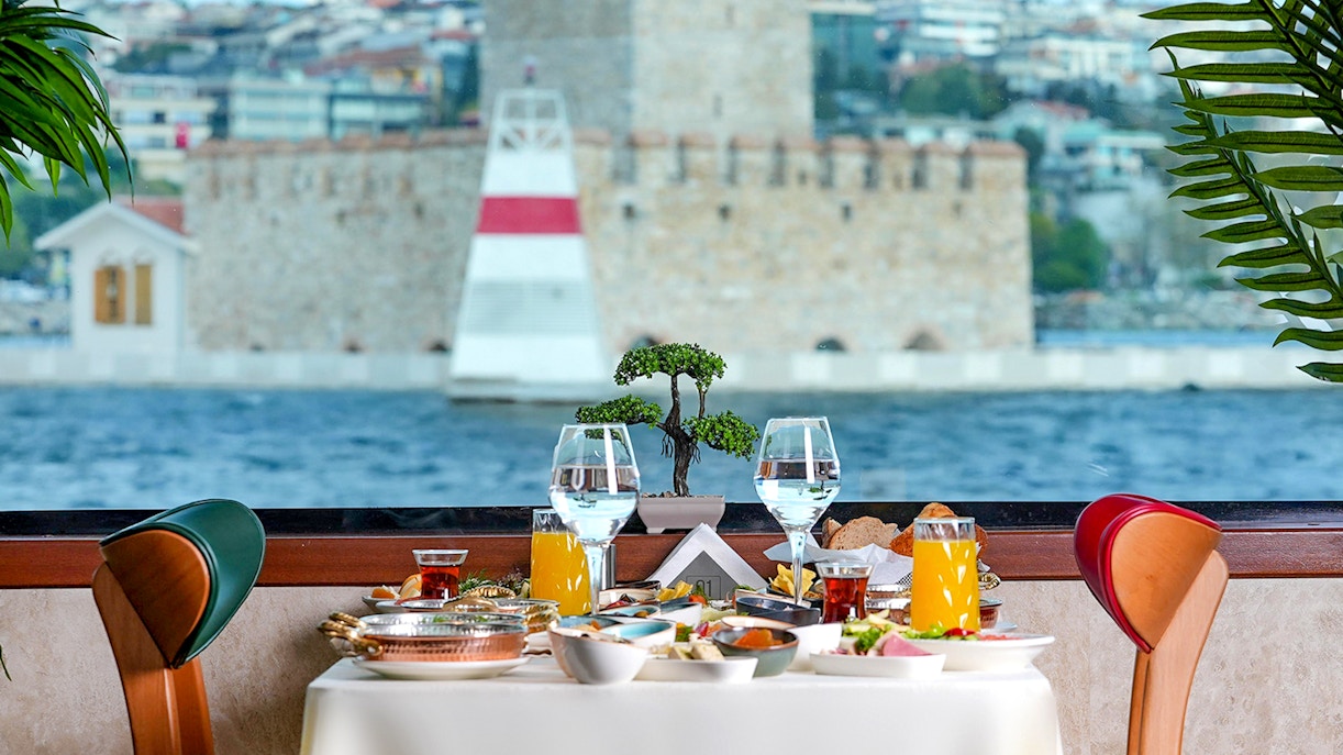 Bosphorus lunch cruises