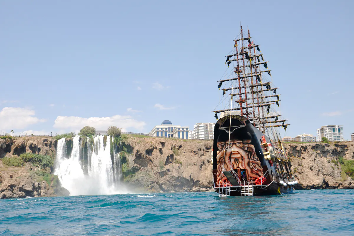 antalya: passeio de barco com tema pirata em lara, com almoço incluído-1