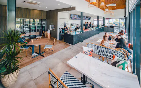 hub & spoke lounge no aeroporto changi de cingapura (área pública)-1