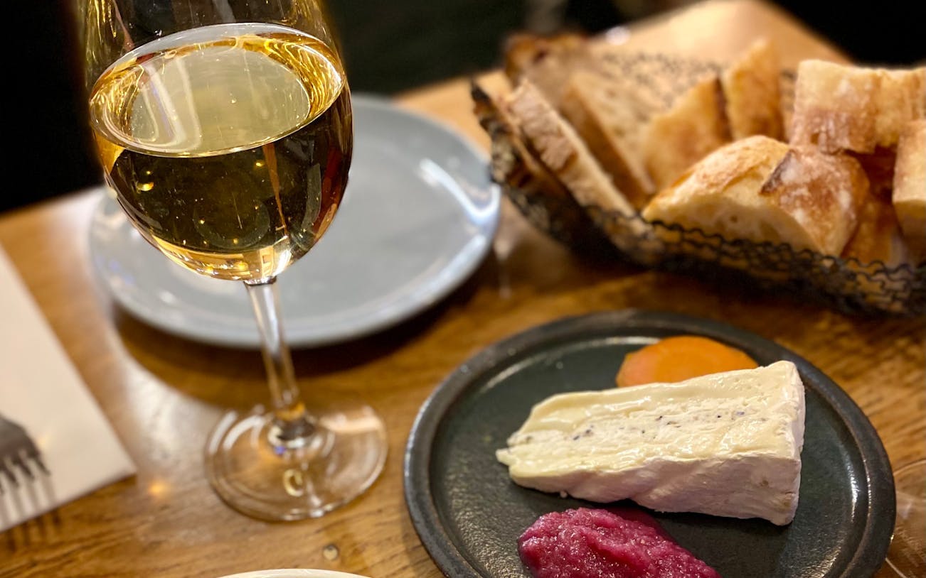 wycieczka kulinarna po paryżu z potrawami bezglutenowymi w dzielnicy saint-germain-des-prés-2