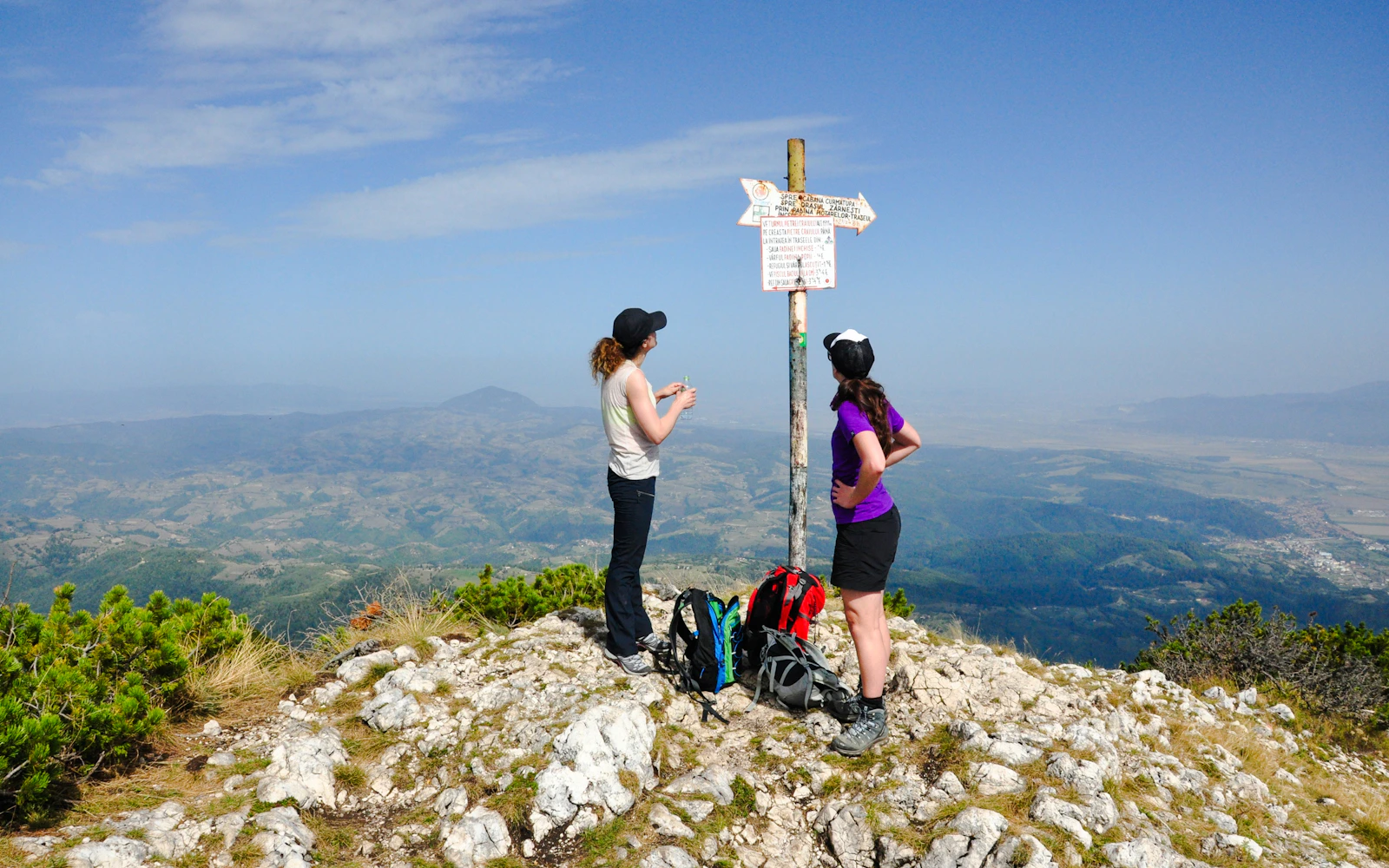 From Brasov: Piatra Craiului National Park 2-Day Small-Group Guided Trek