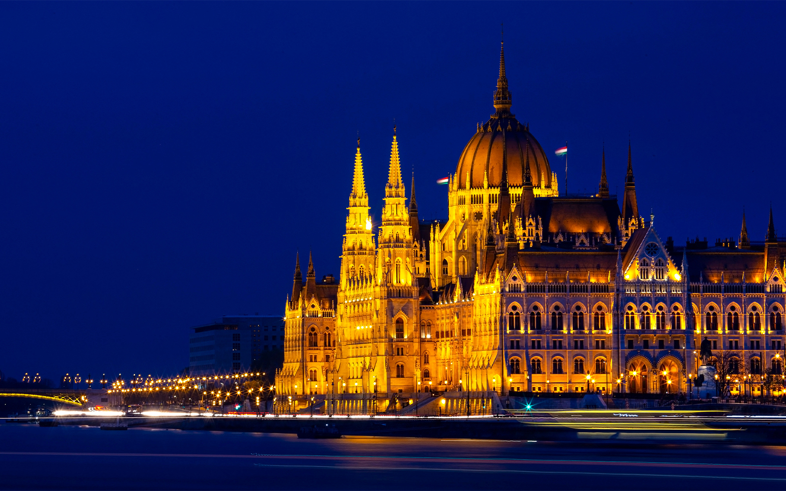 Budapest parliament tours timings