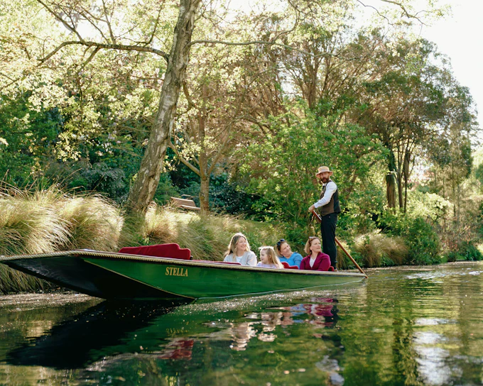 Christchurch: Avon River Guided Punting Cruise (Product 52883)