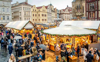 prague christmas markets guided walking tour with tastings and hot drinks-1
