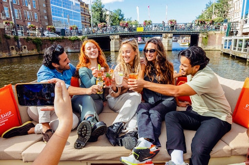 Amsterdam: 1-Hour Adult-Only Luxury Electric Boat Canal Cruise with Optional Unlimited Drinks