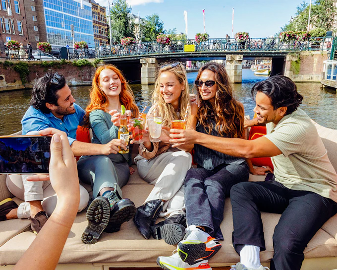 Amsterdam: 1-Hour Adult-Only Luxury Electric Boat Canal Cruise with Optional Unlimited Drinks