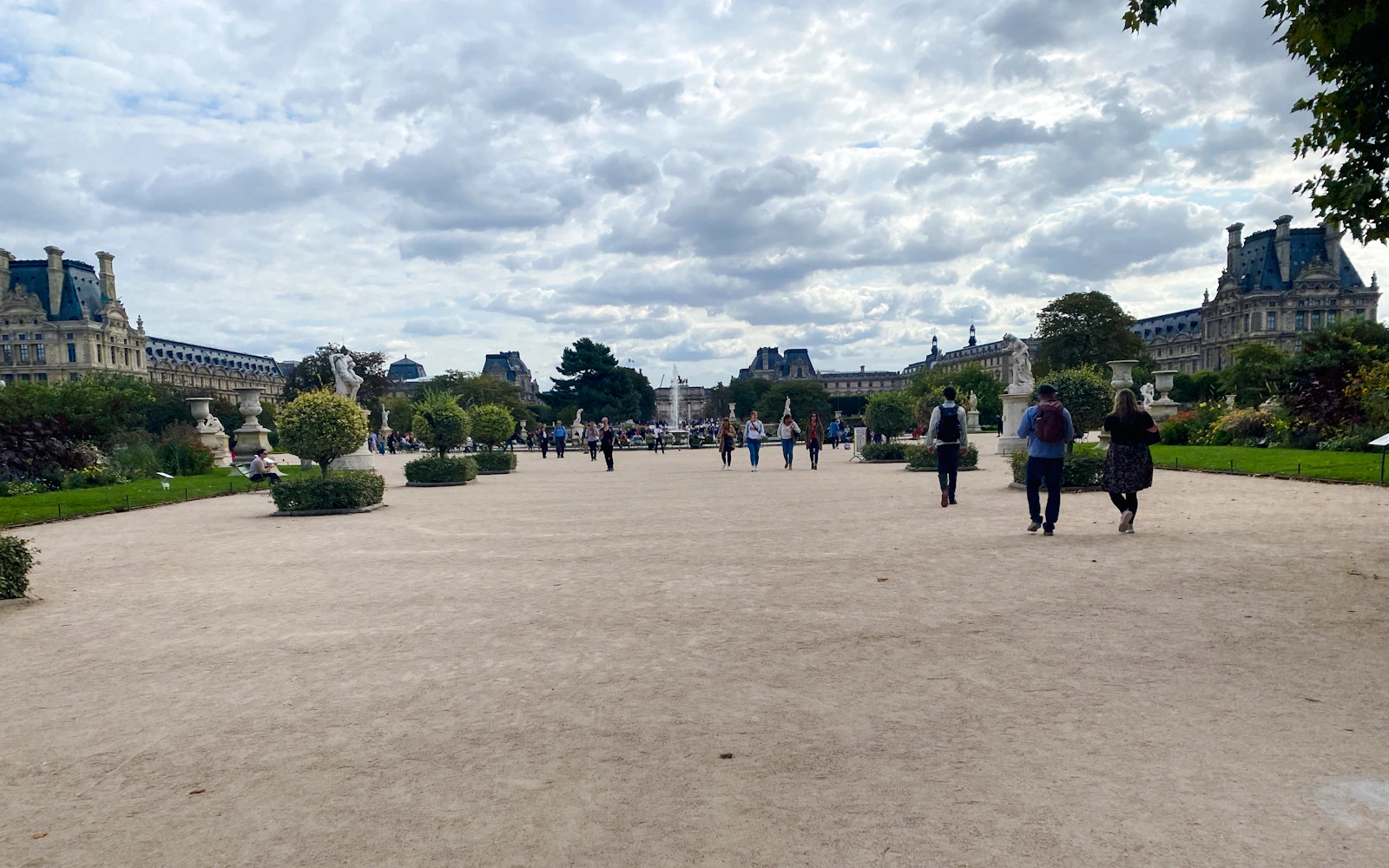 Paris Pastry Tasting and History Walking Tour from Tuileries to Little Tokyo