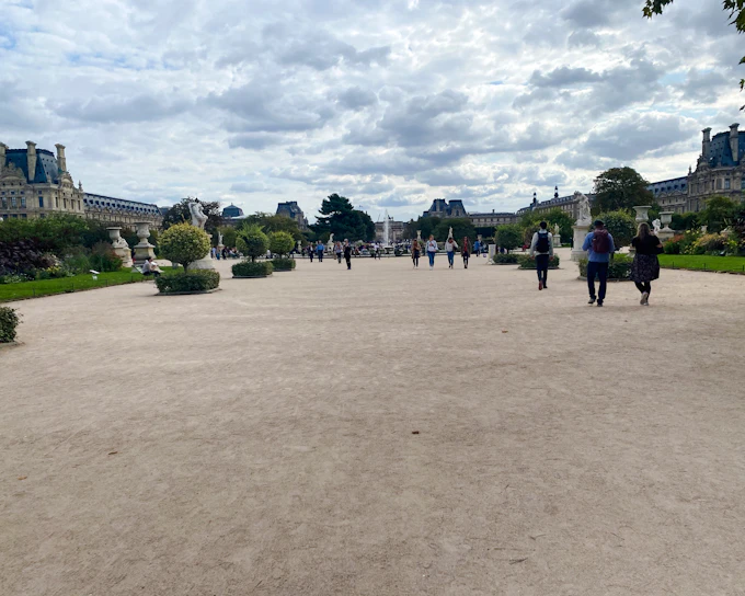 Paris Pastry Tasting and History Walking Tour from Tuileries to Little Tokyo