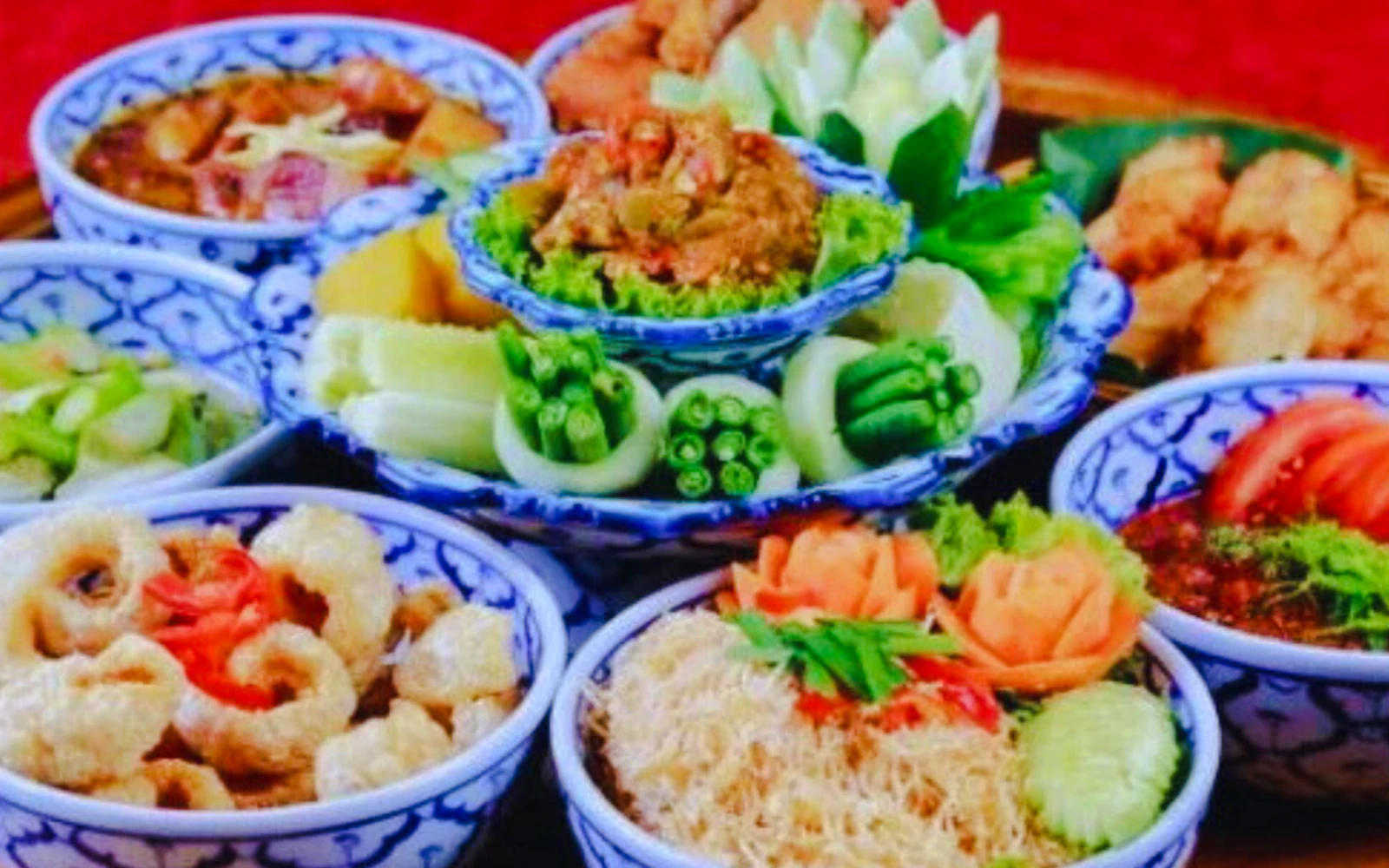 Chiang Mai Khan Toke Dinner & Cultural Experience