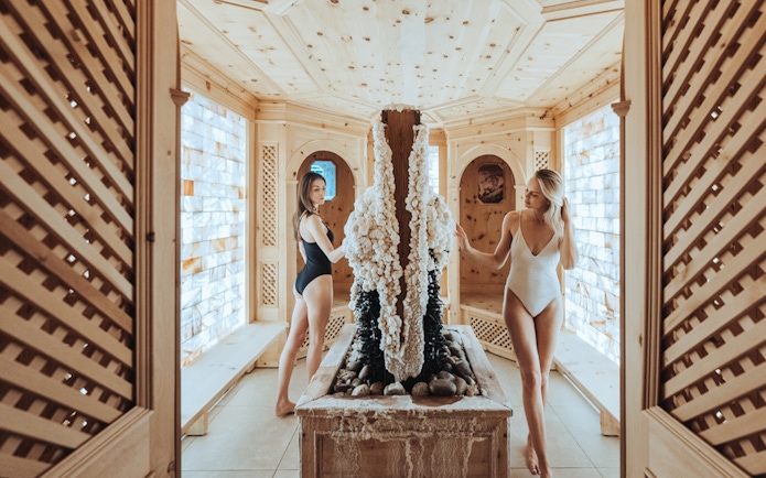 Women enjoying a spa room at QC Terme Pré Saint Didier.