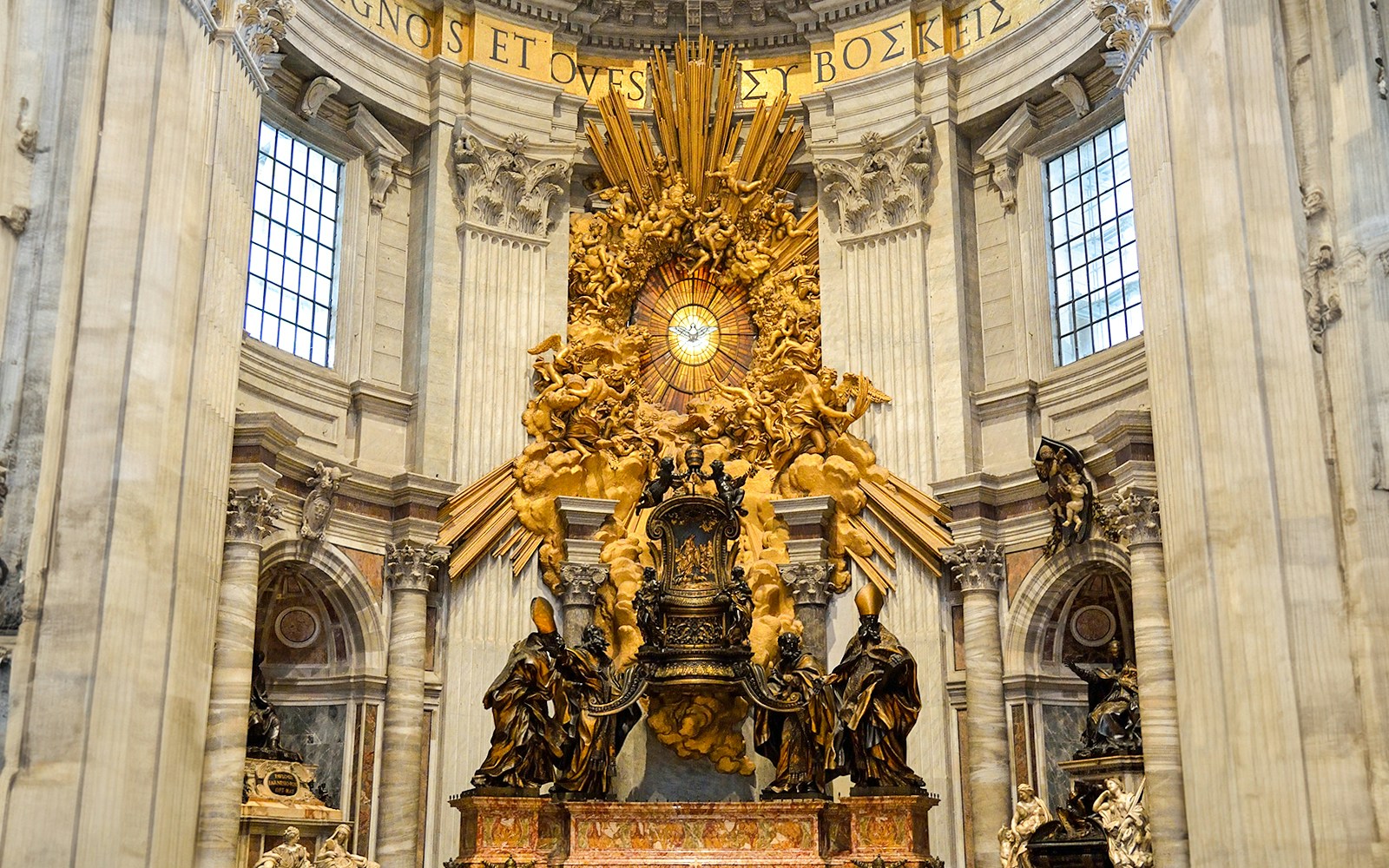 La chaire de saint Pierre à la basilique Saint-Pierre