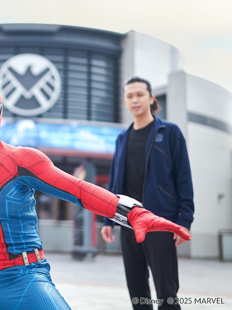 Spiderman posing with guests at Marvel Season of Super Heroes, Disneyland Hong Kong.