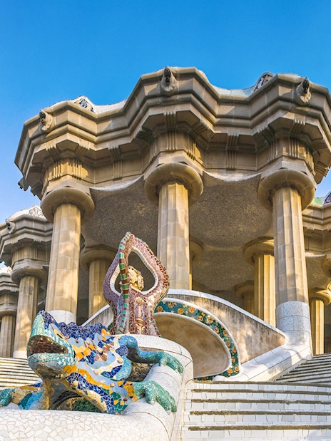 Mosaic lizard statue at Park Güell entrance, Barcelona.