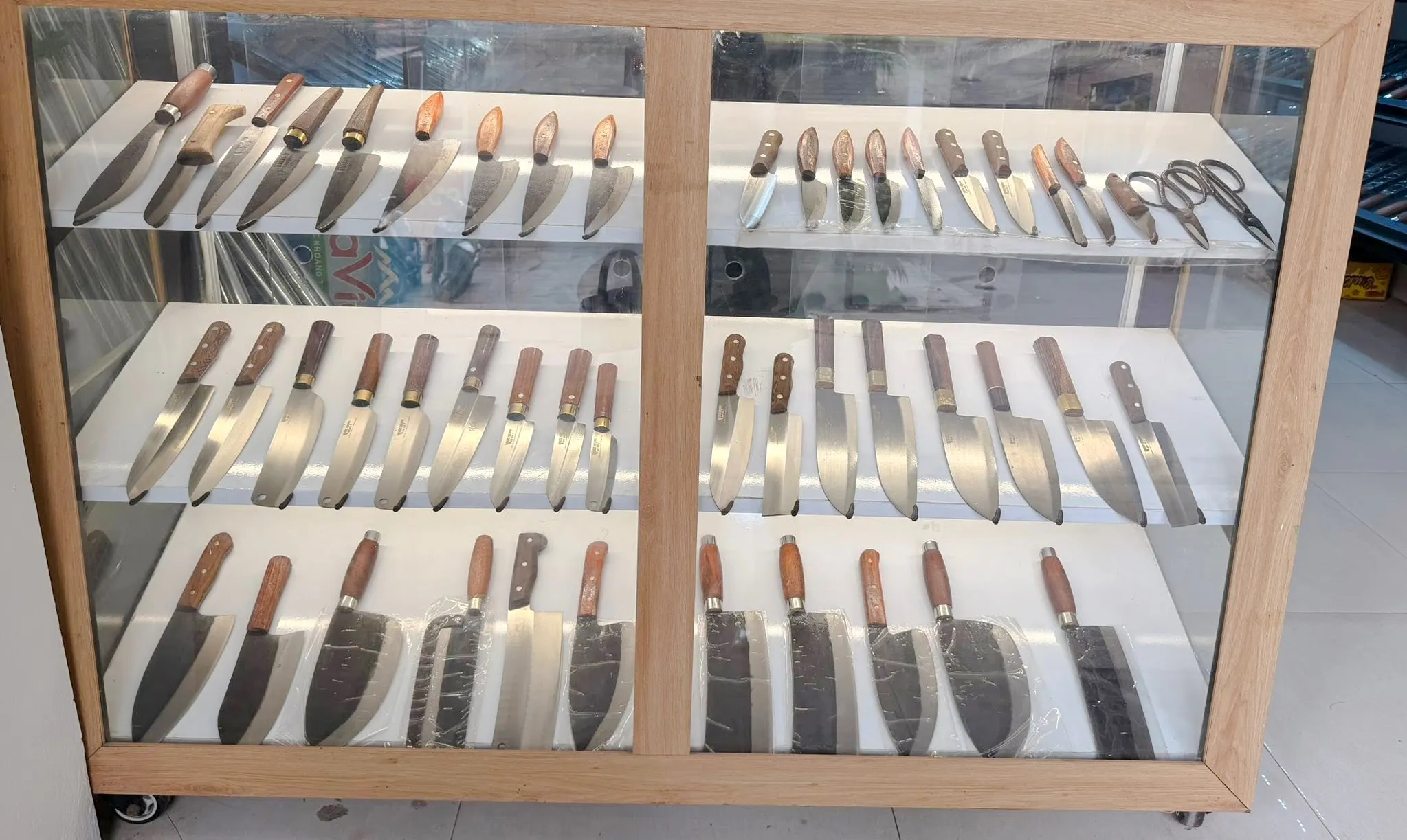 Hanoi Knife-Making Workshop at 400-Year-Old Da Sy Blacksmith Village