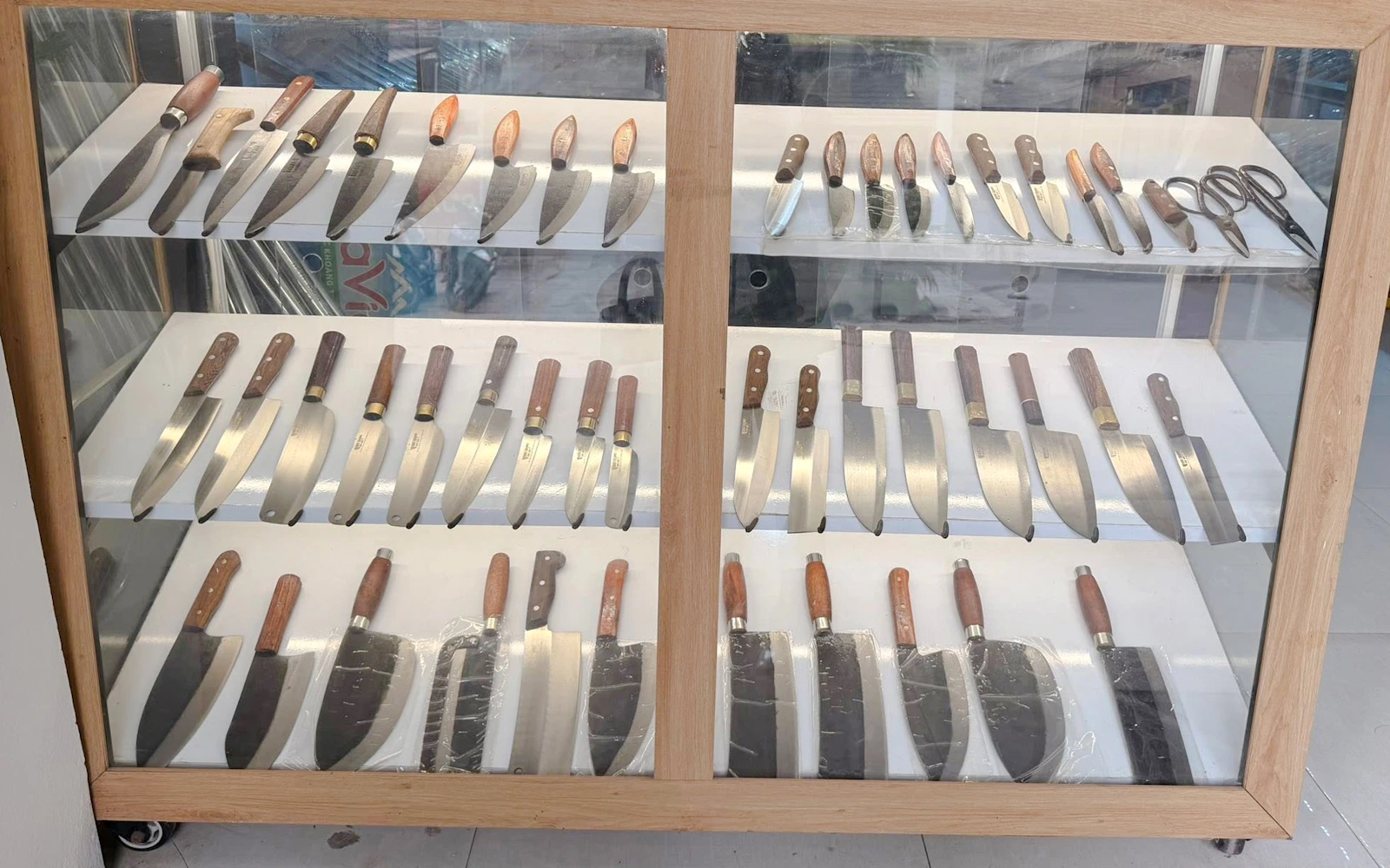 Hanoi Knife-Making Workshop at 400-Year-Old Da Sy Blacksmith Village