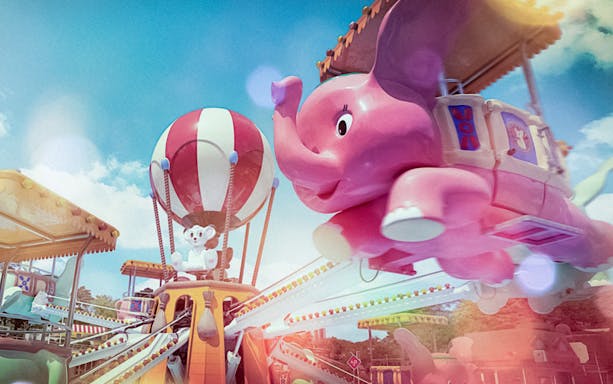 Seibuen Amusement Park ride with pink elephant and hot air balloon attractions.