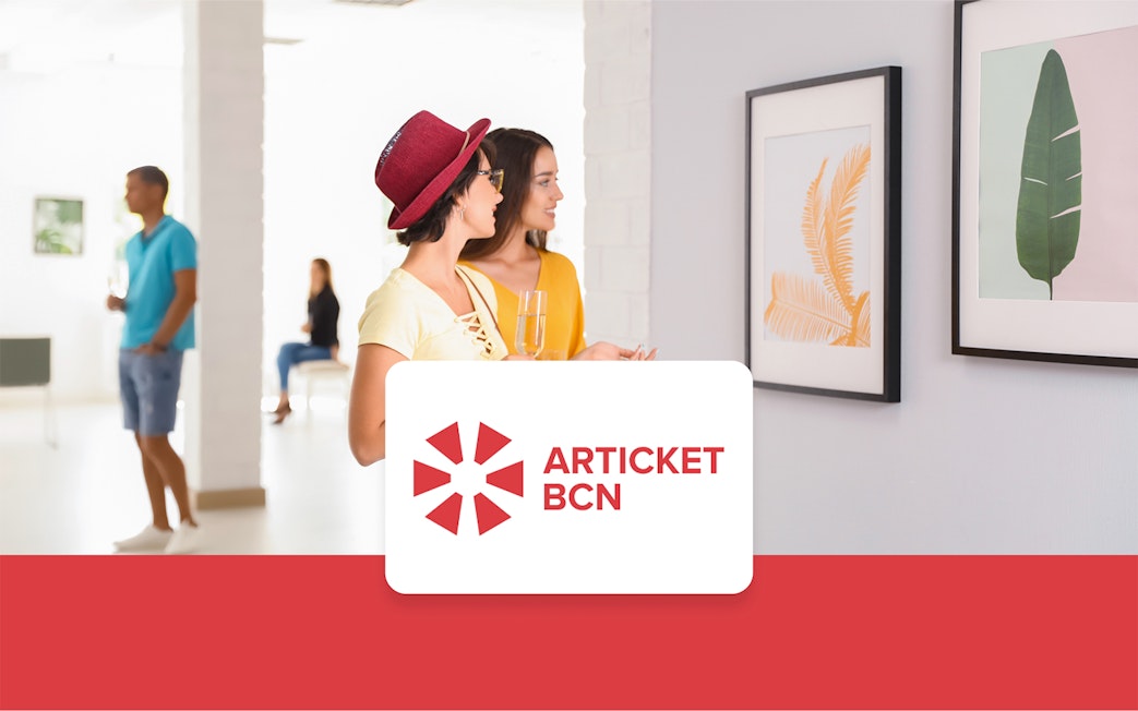 Visitors viewing art in a Barcelona museum with Articket BCN pass.