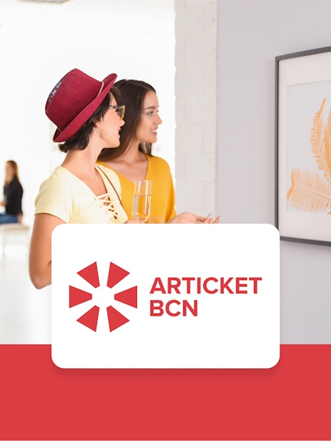 Visitors viewing art in a Barcelona museum with Articket BCN pass.