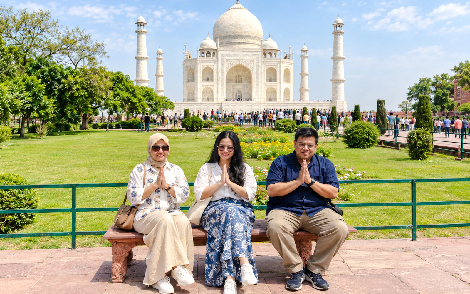 From Delhi: Private Taj Mahal Sunrise & Agra Fort Day Trip