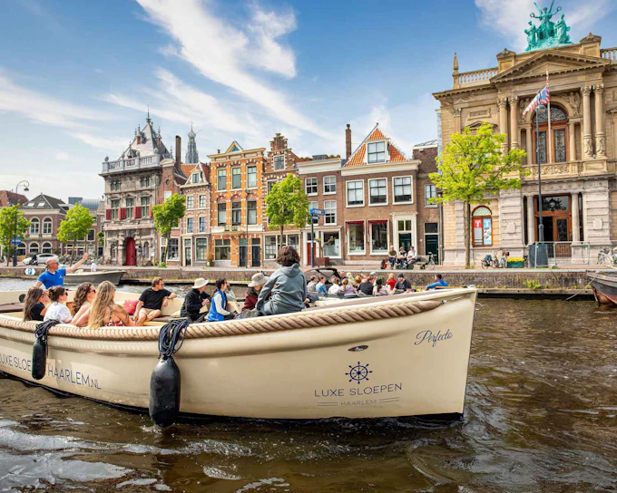 Haarlem: Guided Highlights Canal Cruise on Open Boat