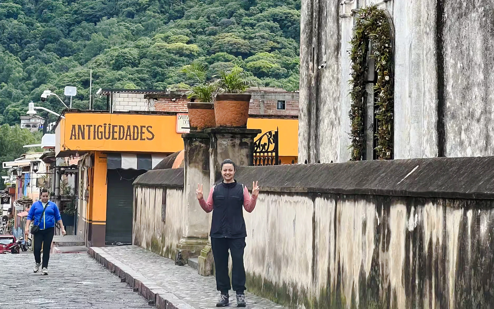 From Mexico City: Tepoztlán and El Tepozteco Pyramid Hike Day Trip Image 5