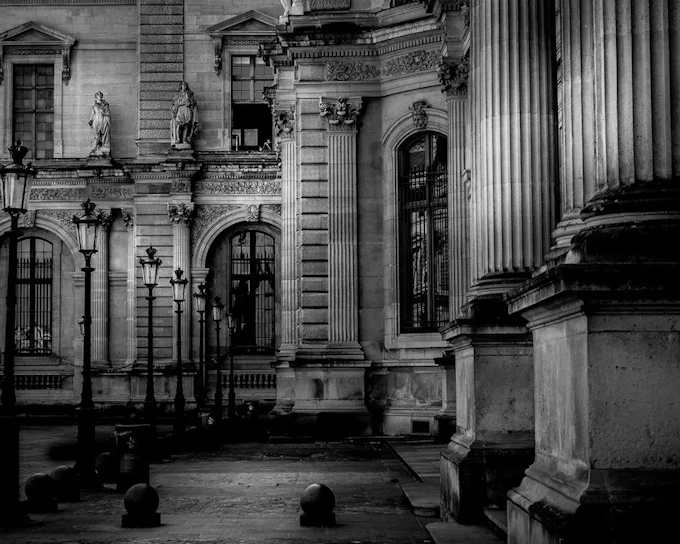 Paris Crimes and Mysteries Guided Walking Tour (Product 54137)
