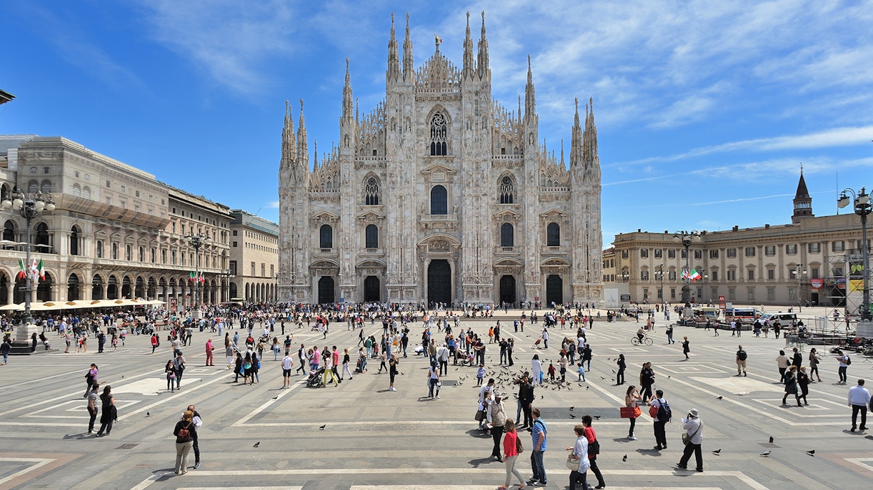 Cathedral Square's History, Milan